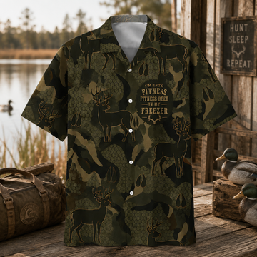 I'm Into Fitness Deer in My Freezer Hawaiian Shirt ¨C Funny Deer Hunting Gift for Men