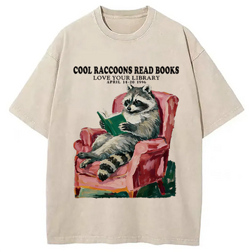 Personality fashion Cool Raccoon Reads Washed T-Shirt